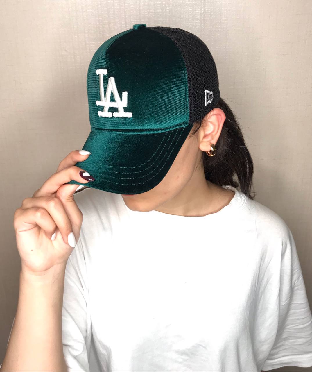 LA